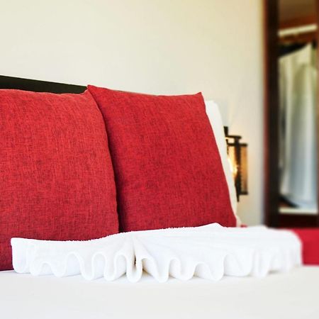Laha Hotel Maun Bagian luar foto
